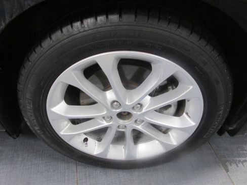 Used 2018 Ford Fusion SE w/ Equipment Group 201A FWD image 15