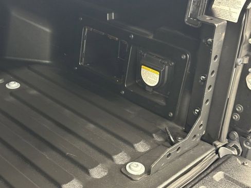 Used 2020 Toyota Tacoma TRD Off-Road image 9