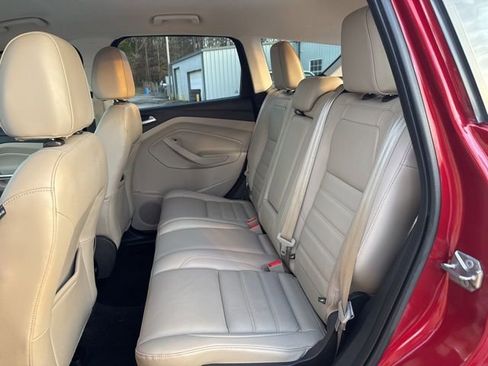 Used 2017 Ford Escape Titanium image 28