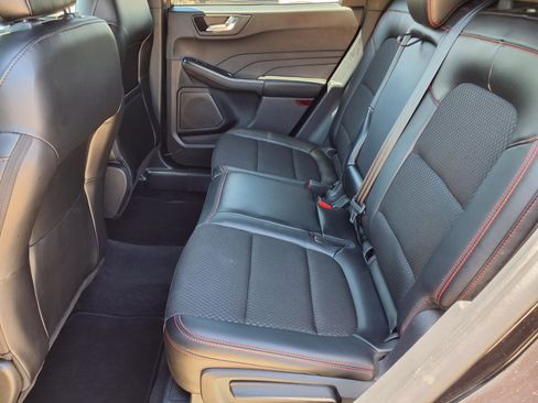 Used 2025 Ford Escape ST-Line AWD/4WD image 10