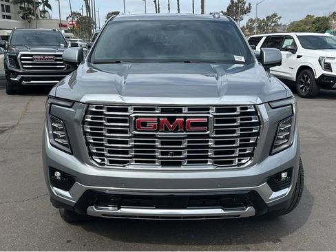New 2026 GMC Yukon XL Denali w/ Sun & Power Step Package AWD/4WD image 2