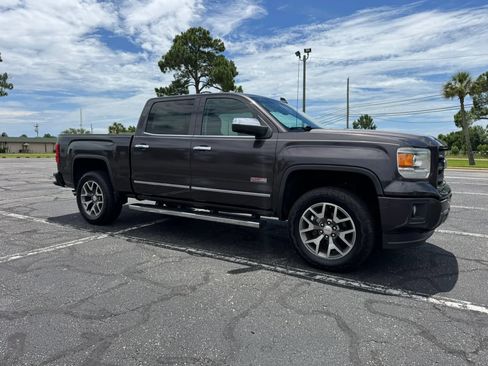 Used 2015 GMC Sierra 1500 SLT w/ All-Terrain Package AWD/4WD image 4