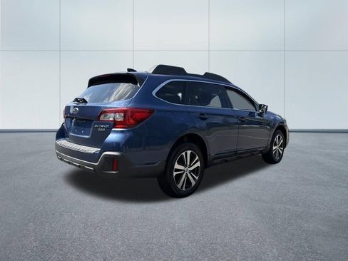 Used 2019 Subaru Outback 3.6R Limited AWD/4WD image 6
