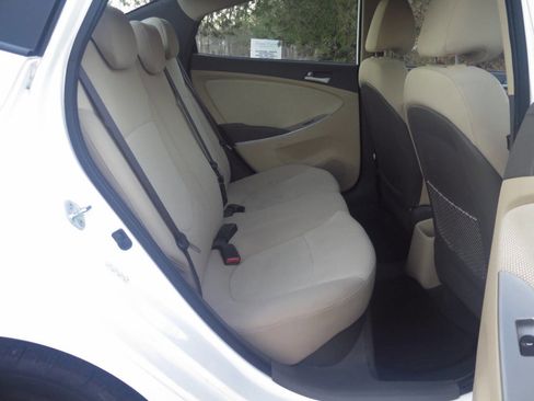 Used 2014 Hyundai Accent GLS image 12