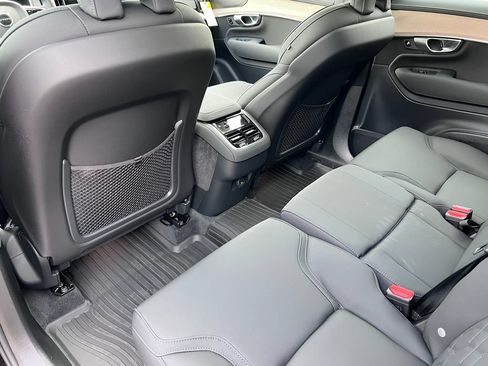 New 2026 Volvo XC90 B6 Plus w/ Protection Package Premier AWD/4WD image 33