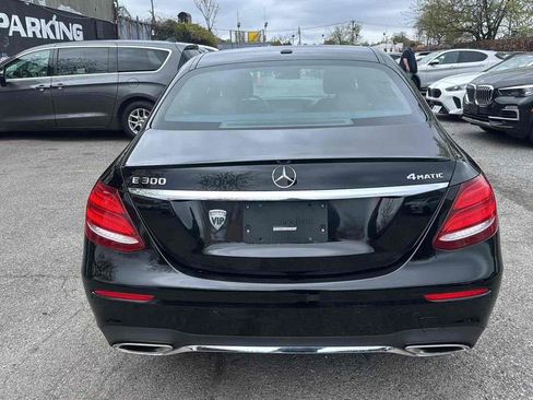 Used 2018 Mercedes-Benz E 300 4MATIC w/ Premium 2 Package image 5