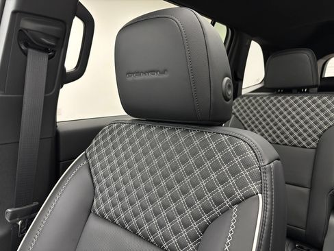 New 2026 GMC Acadia Denali w/ Super Cruise Package FWD image 48