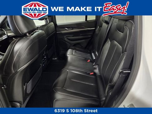 New 2025 Jeep Grand Cherokee Limited image 9