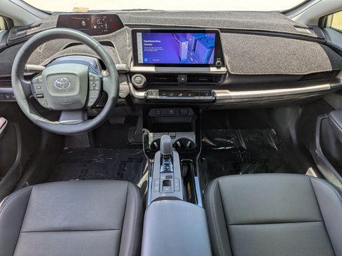 Used 2024 Toyota Prius XLE FWD image 15