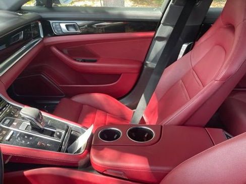 Used 2023 Porsche Panamera 4 w/ Premium Package AWD/4WD image 9