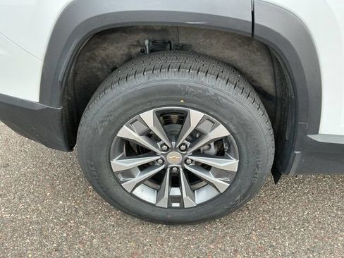 Used 2025 Chevrolet Equinox LT FWD image 10
