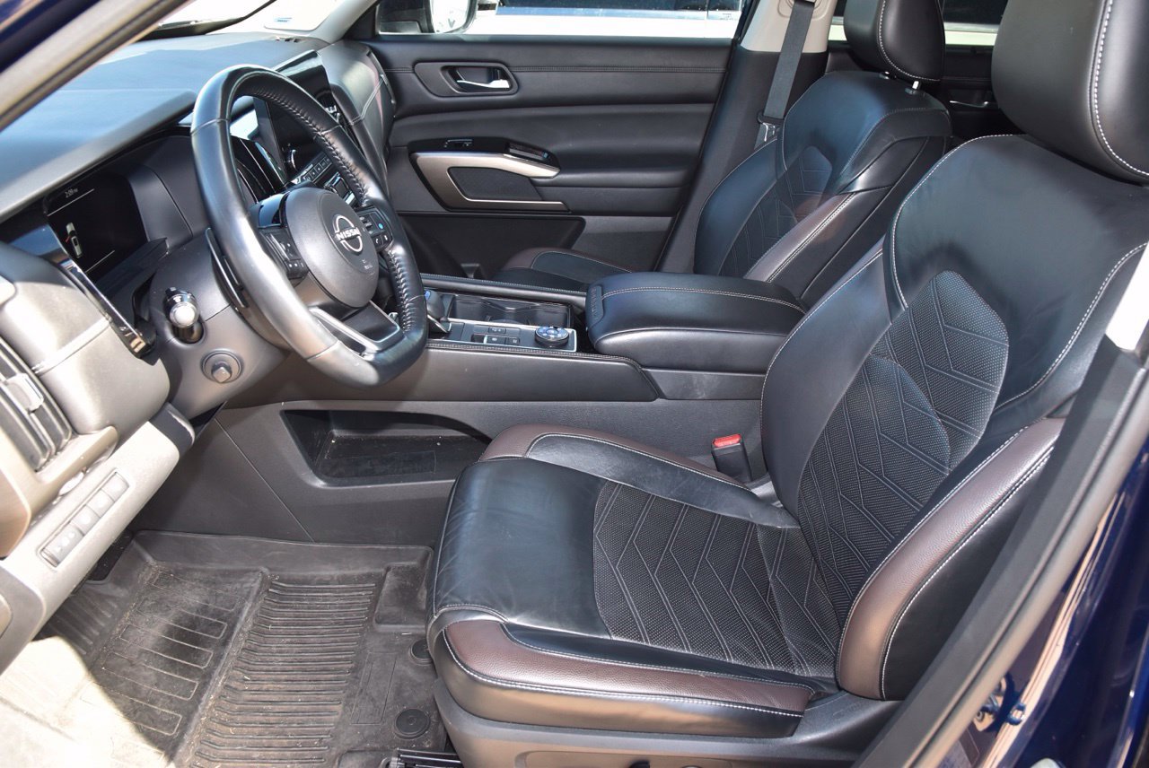 Used 2022 Nissan Pathfinder Platinum w/ Lighting Package (N93) AWD/4WD image 10
