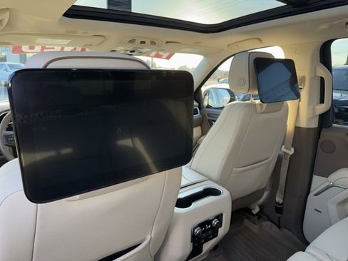 Used 2021 GMC Yukon XL Denali w/ Denali Ultimate Package image 10