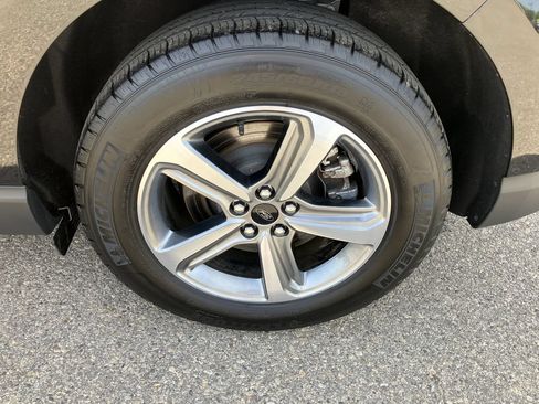 Used 2023 Ford Edge SEL w/ Convenience Package AWD/4WD image 19
