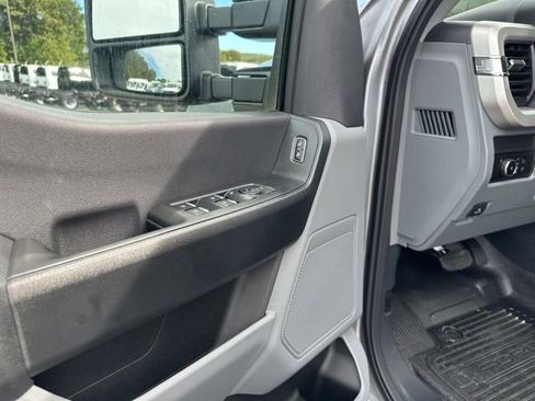 New 2026 Ford F550 4x4 SuperCab Super Duty image 13