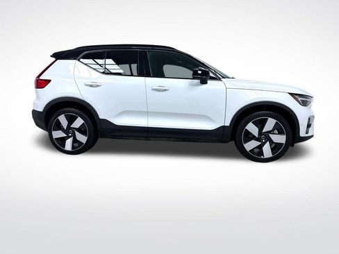 Used 2023 Volvo XC40 Recharge Ultimate image 2