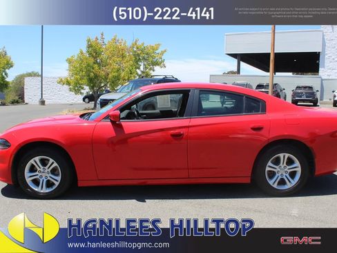 Used 2022 Dodge Charger SXT RWD image 2