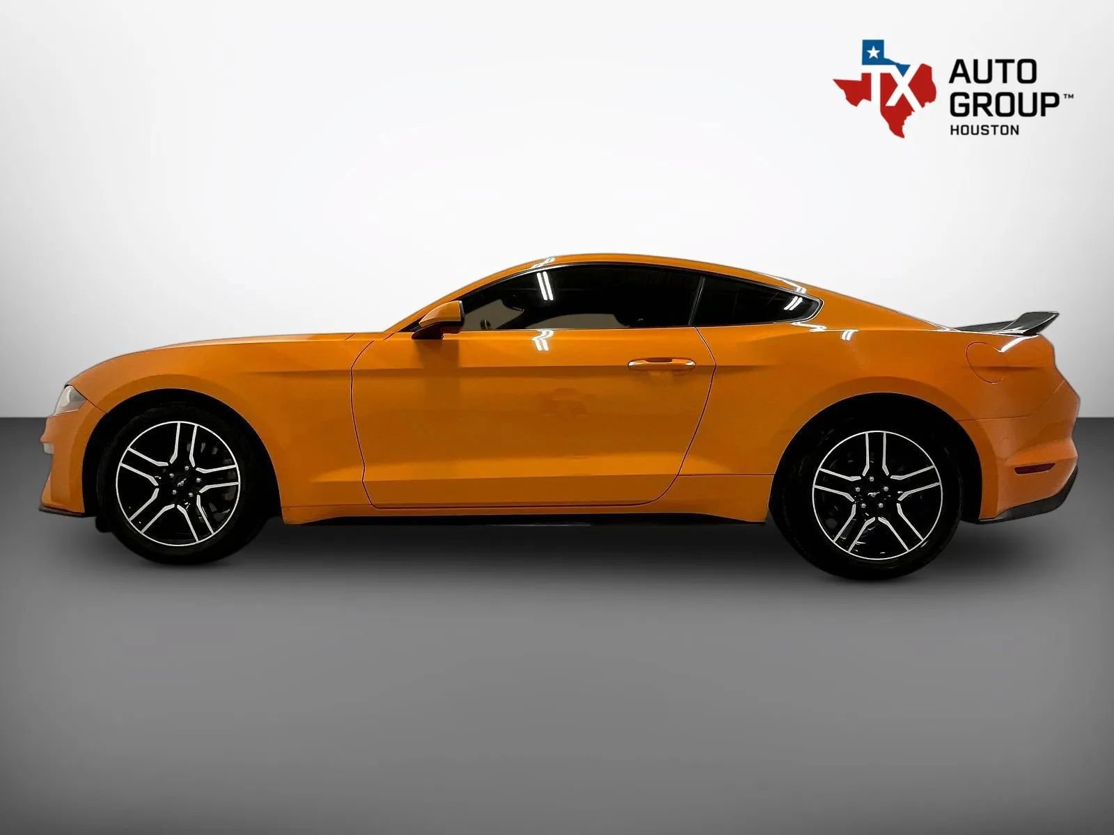 Used 2018 Ford Mustang Coupe RWD image 9