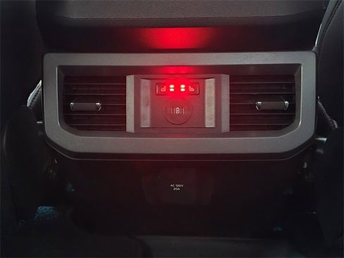 Used 2025 Ford F350 Lariat w/ Lariat Ultimate Package image 17