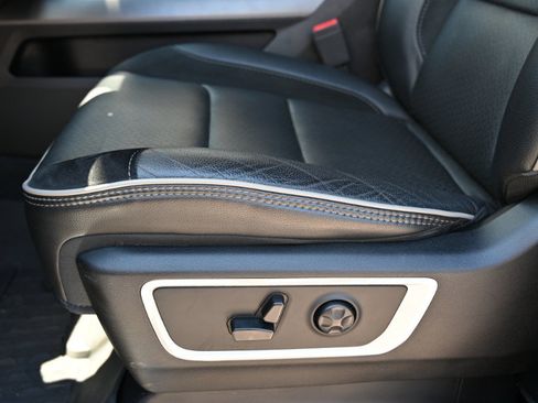 Used 2020 RAM 1500 Laramie AWD/4WD image 19