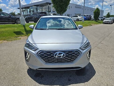 Used 2022 Hyundai Ioniq SE FWD image 2