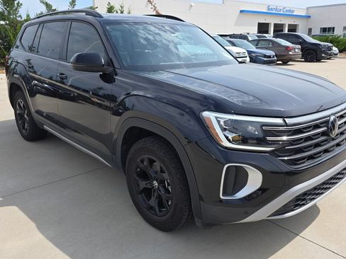 Used 2024 Volkswagen Atlas Peak Edition SEL AWD/4WD image 7