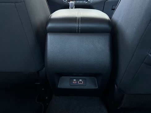 Used 2025 Nissan Altima 2.5 SV image 13