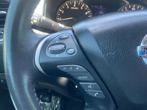 Used 2017 Nissan Pathfinder SV AWD/4WD image 21