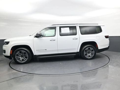 Used 2024 Jeep Wagoneer L Series II w/ Flexible Seating Group image 8