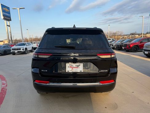 Used 2024 Jeep Grand Cherokee Limited image 4