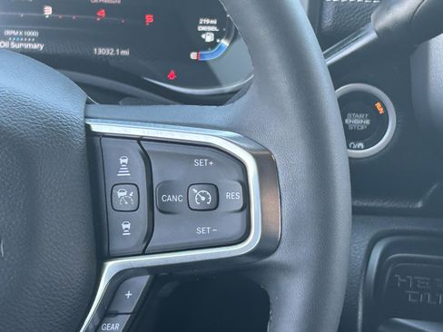 Used 2025 RAM 2500 Laramie AWD/4WD image 24