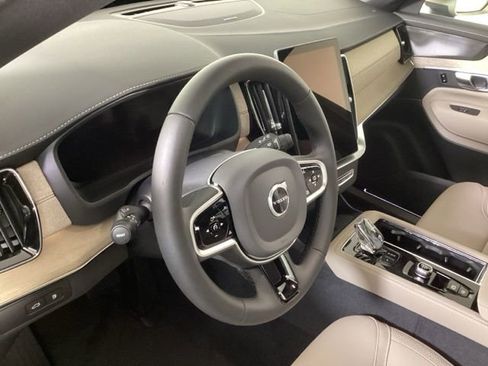 New 2026 Volvo XC90 T8 Plus w/ Protection Package Premier image 10