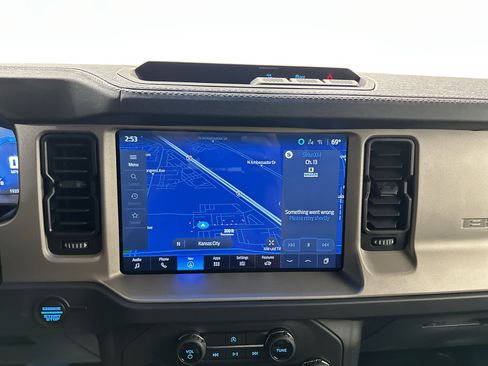 Used 2025 Ford Bronco Outer Banks AWD/4WD image 24