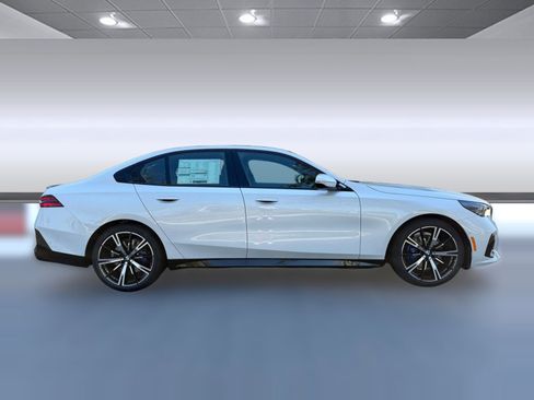 New 2026 BMW 530i w/ M Sport Package image 19
