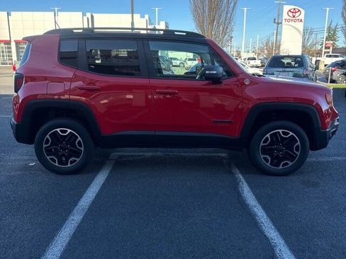Used 2016 Jeep Renegade Trailhawk image 5