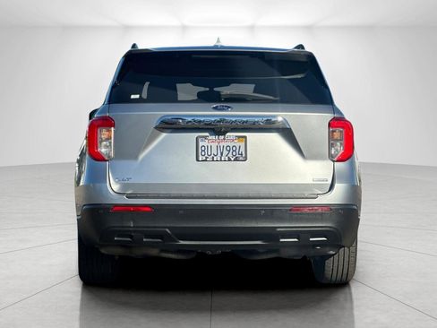 Used 2020 Ford Explorer XLT image 4
