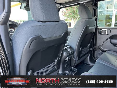 New 2025 Jeep Gladiator Rubicon w/ Convenience Group image 15