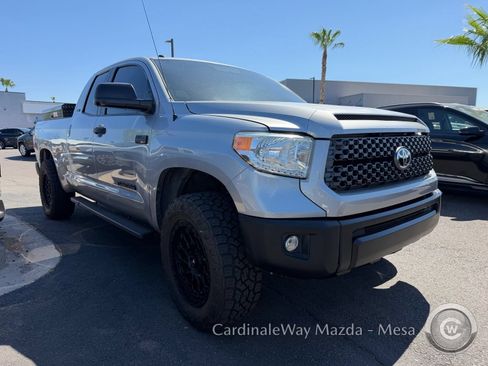 Used 2017 Toyota Tundra SR5 w/ SR5 Upgrade Package RWD image 2