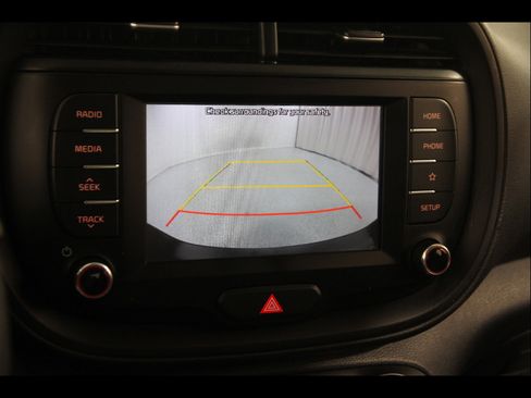 Used 2020 Kia Soul LX FWD image 12
