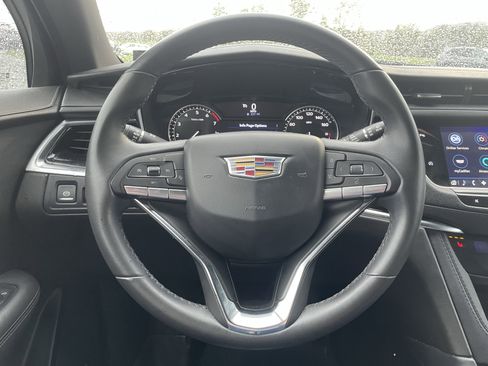Used 2024 Cadillac XT6 Luxury w/ LPO, Floor Liner Package AWD/4WD image 18