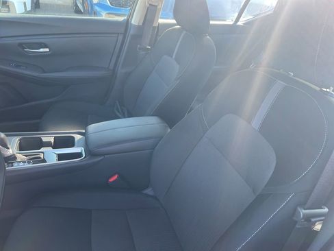 Used 2025 Nissan Sentra SV image 5