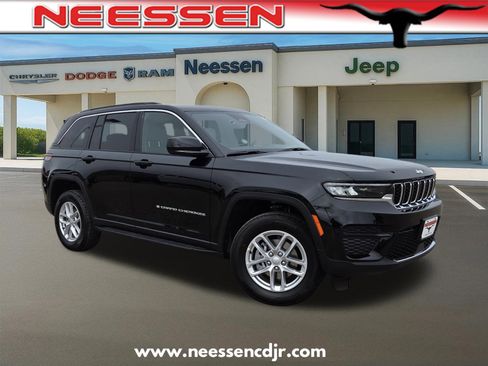 New 2026 Jeep Grand Cherokee Laredo AWD/4WD image 1