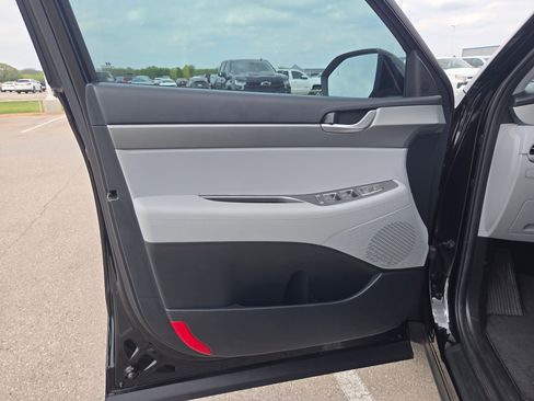 Used 2025 Hyundai Palisade SE image 12