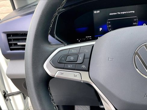 Certified 2022 Volkswagen Taos SE image 18
