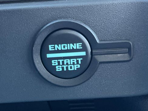 New 2025 Ford Bronco Badlands image 8