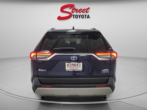 Certified 2022 Toyota RAV4 Limited AWD/4WD image 3