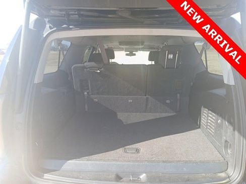 Used 2017 GMC Yukon XL SLE w/ Convenience Package image 12