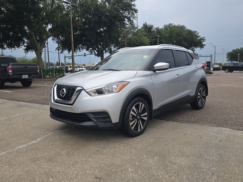 Used 2018 Nissan Kicks SV w/ Exterior Electronics Package FWD image 4