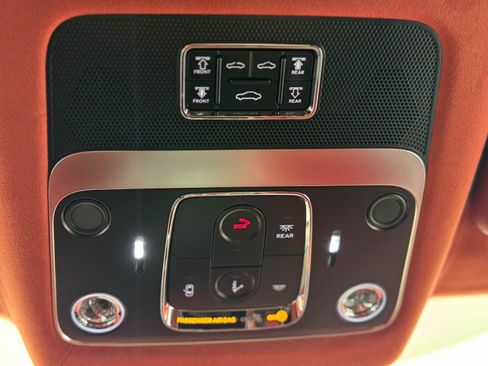 New 2025 Bentley Flying Spur Plug-In Hybrid image 27