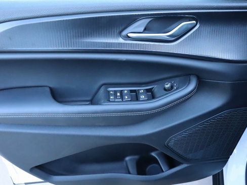 New 2025 Jeep Grand Cherokee Altitude image 16